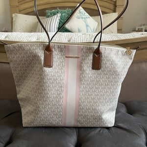 Michael Kors Tote